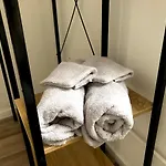 Capstay & Netflix * Famars