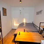 Hotel Cápsula Capstay & Netflix *