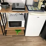 מלון קפסולה Capstay & Netflix