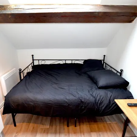 מלון קפסולה Capstay & Netflix