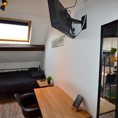 Capstay & Netflix מלון קפסולה *