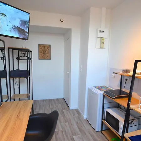 Capstay & Netflix Famars