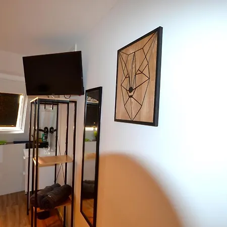 Capstay & Netflix * Famars