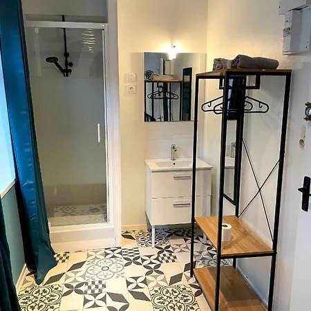 Capstay & Netflix * Famars