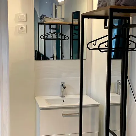 Capstay & Netflix מלון קפסולה