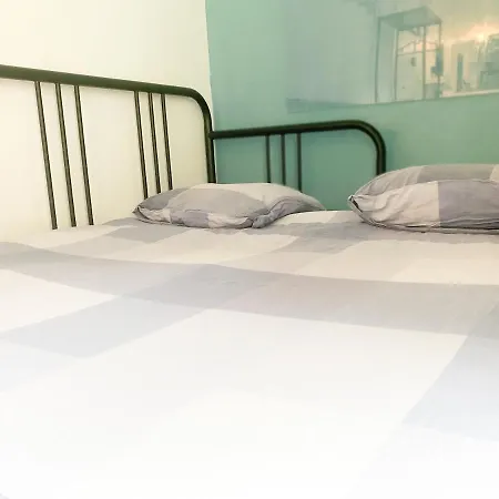 מלון קפסולה Capstay & Netflix